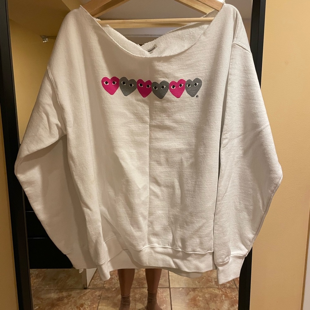 Chelsey Blake crewneck, off the shoulder
